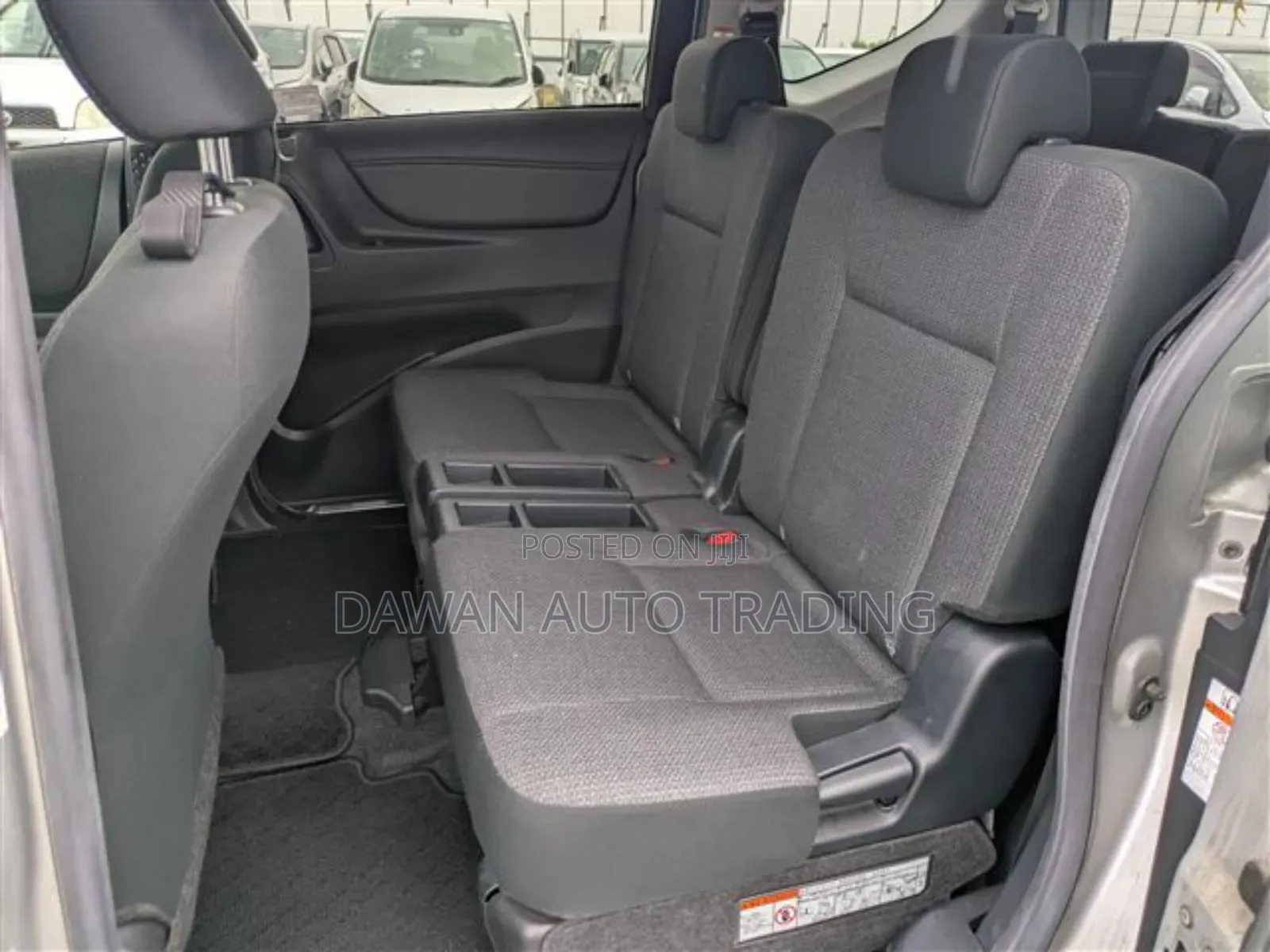 Toyota Sienta 2020 Silver