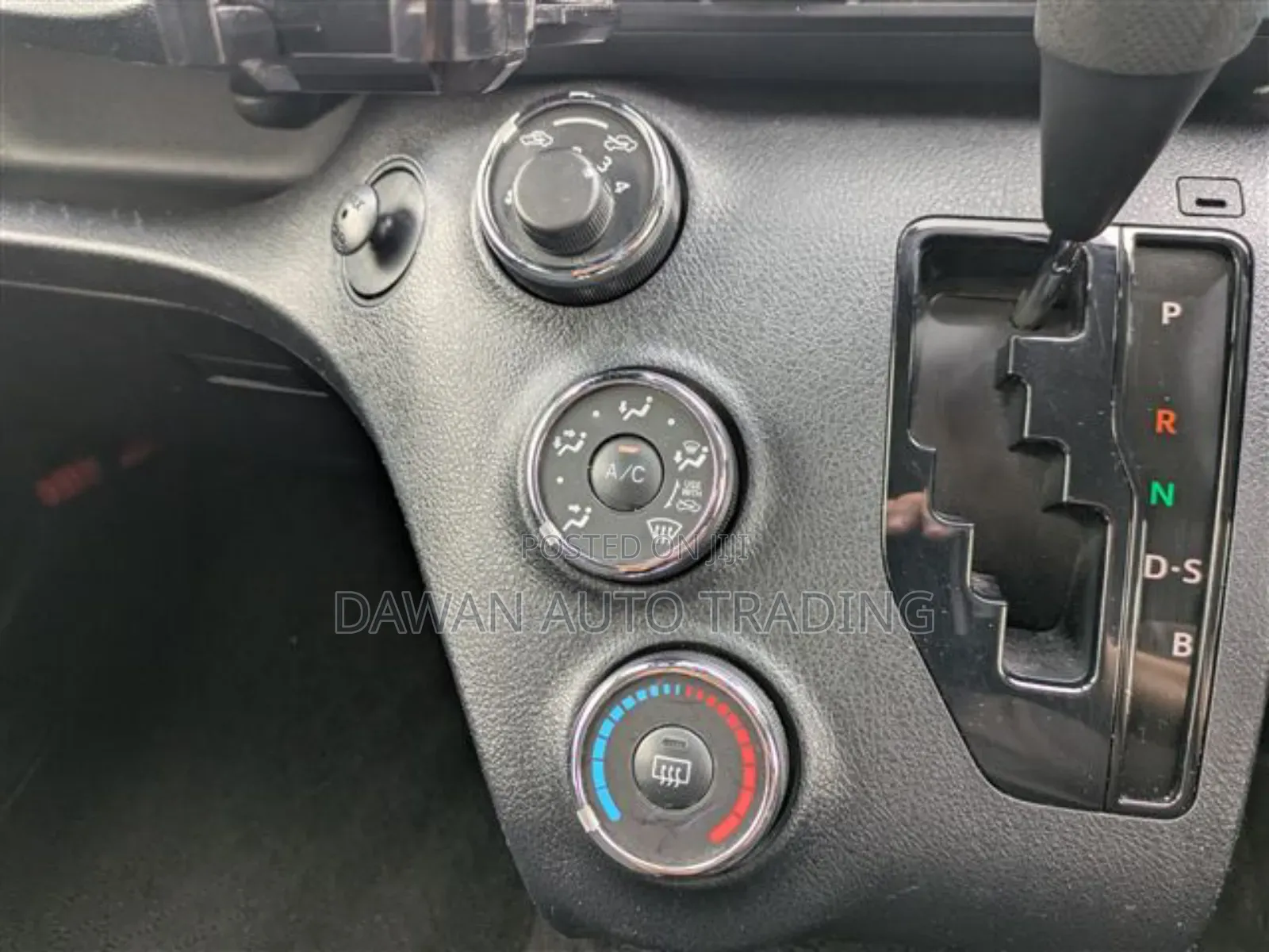 Toyota Sienta 2020 Silver