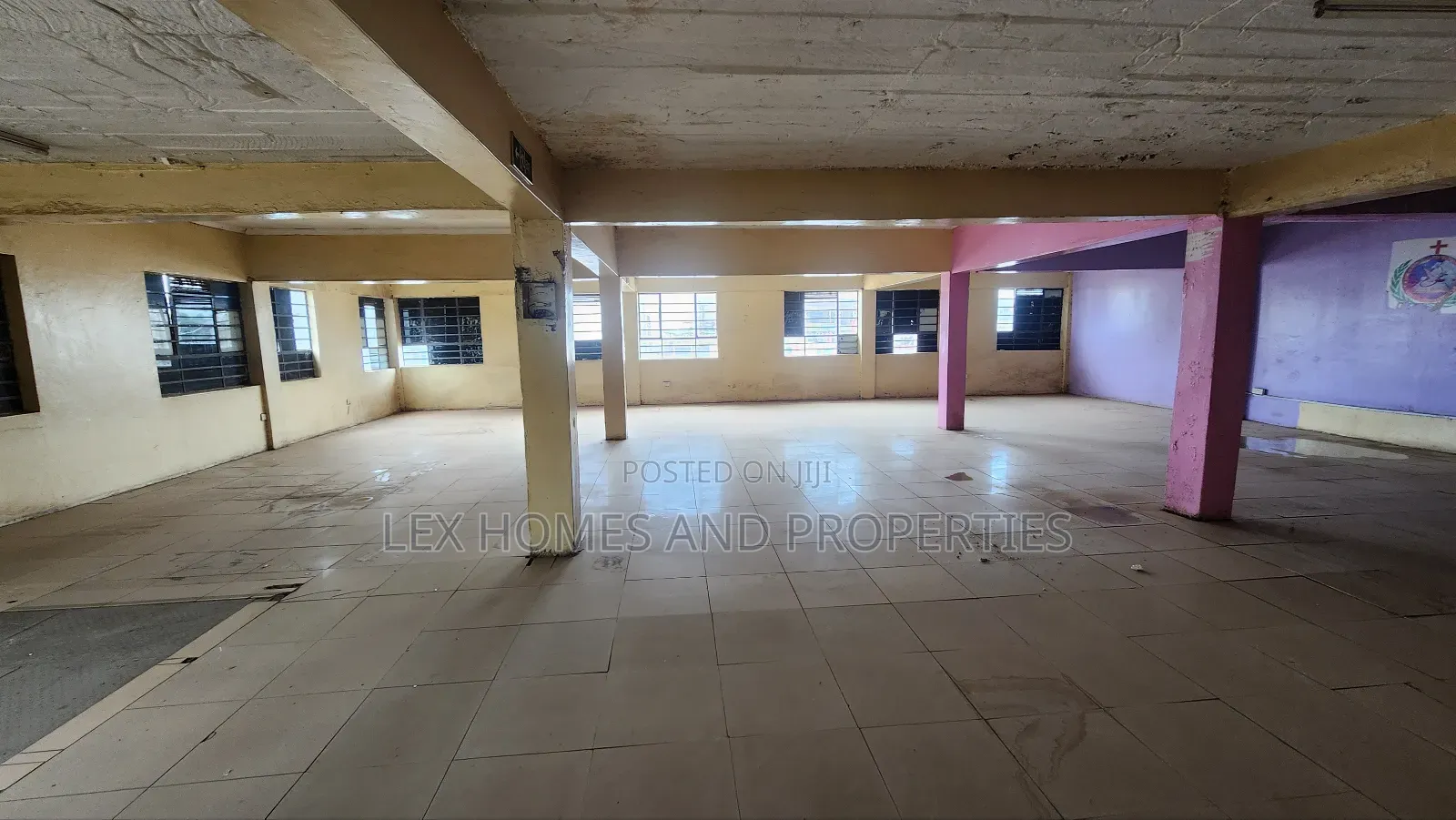 Commercial Open Space to Let