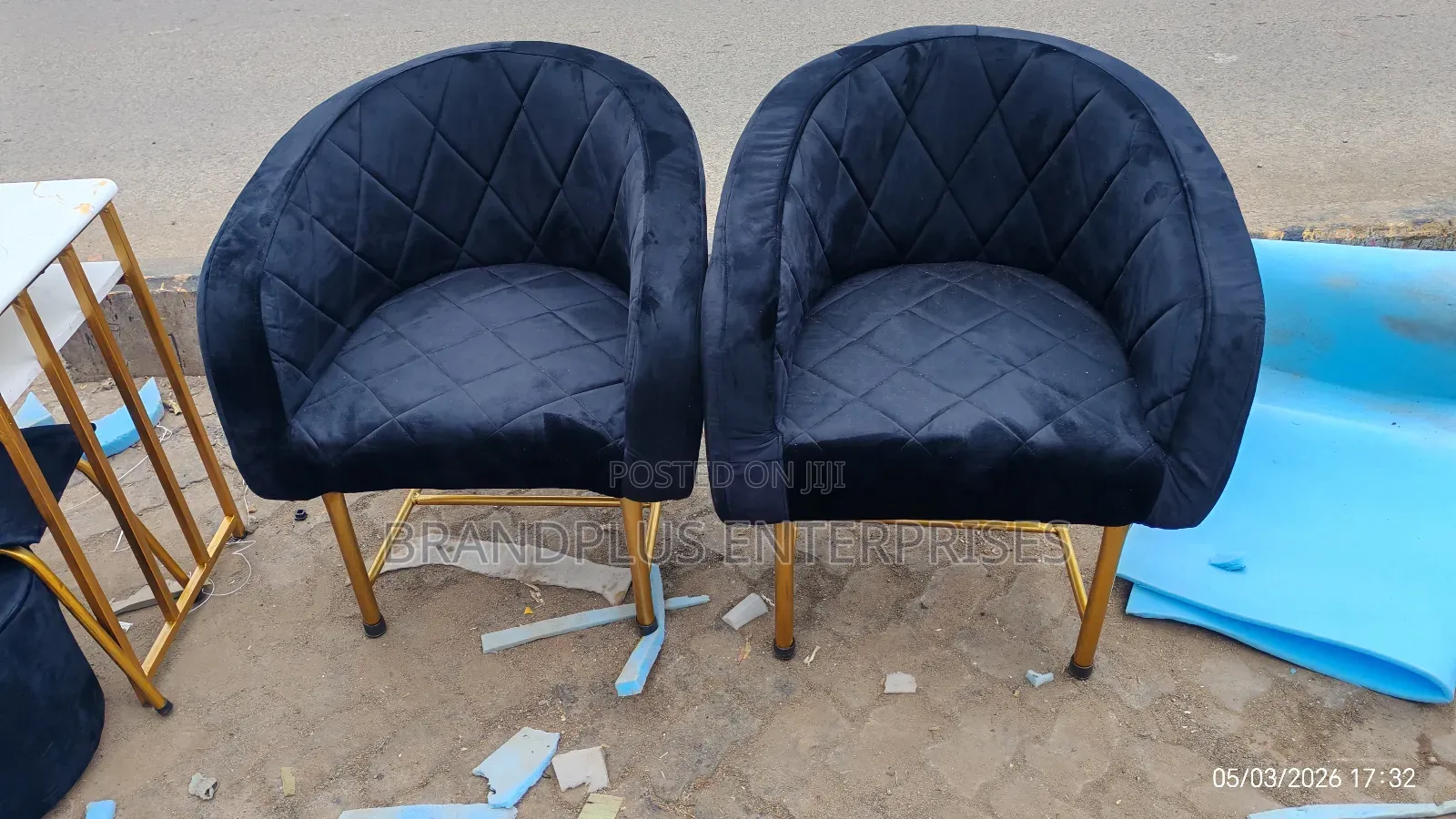 Black Manicure Seat /Styling Seat