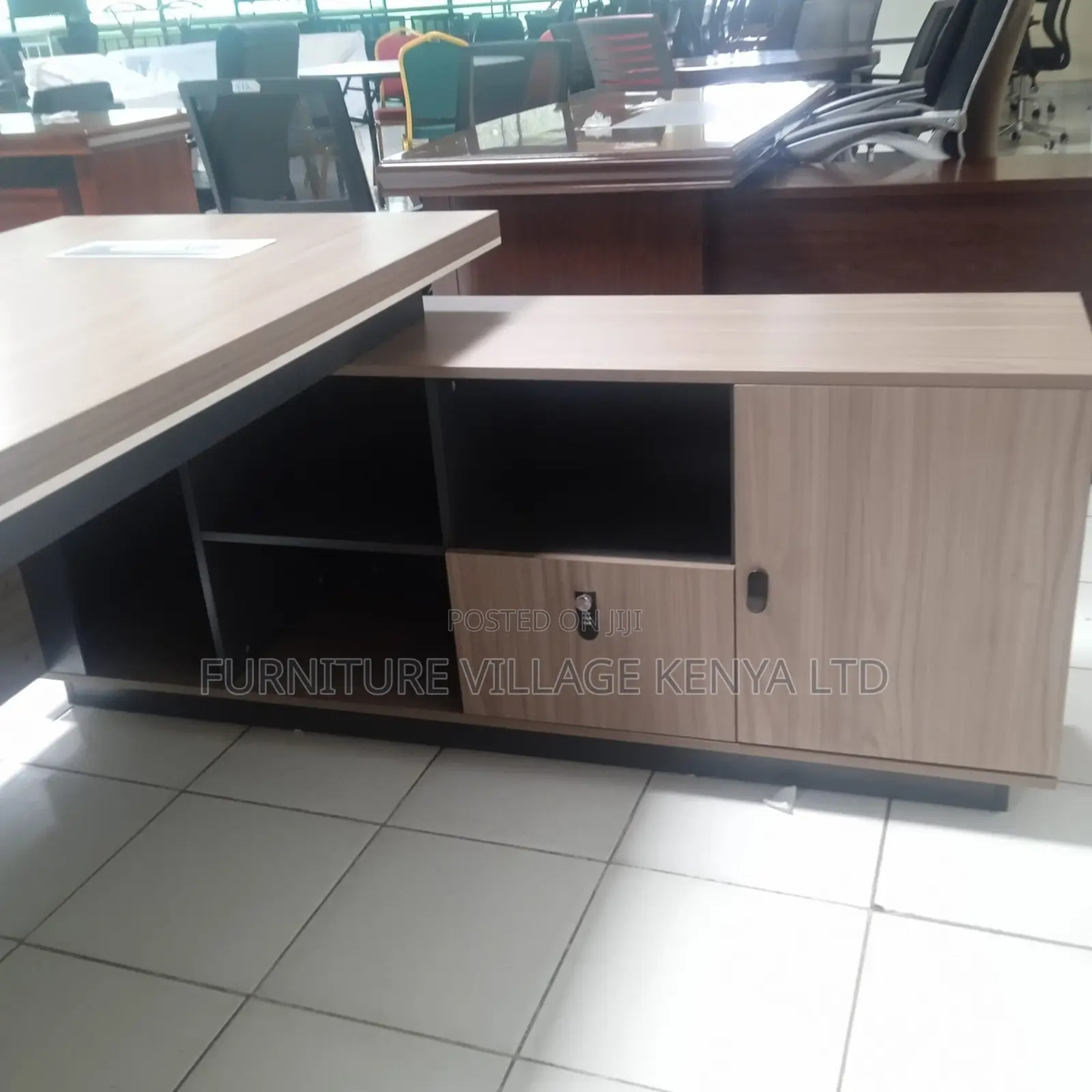 Office Desk; 1.6 Meters Executive L-shaped Desk
