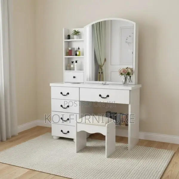 Dressers; Tredy Standard White Vanity Table