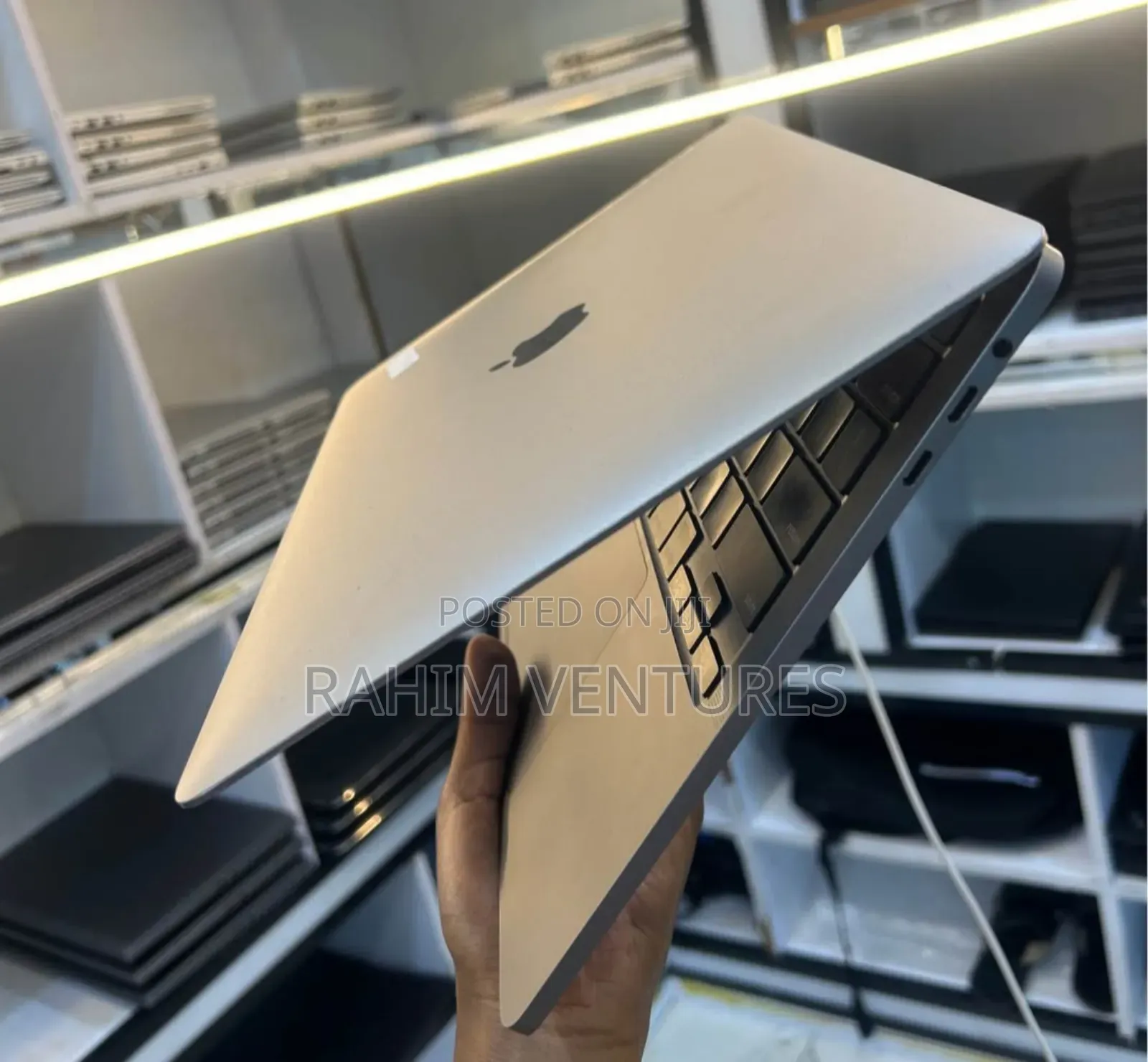 Laptop Apple MacBook 2020 32GB Intel Core i7 SSD 512GB