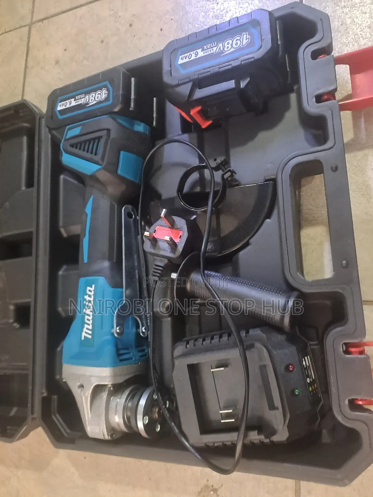 Makita Cordless Angle Grinder Set