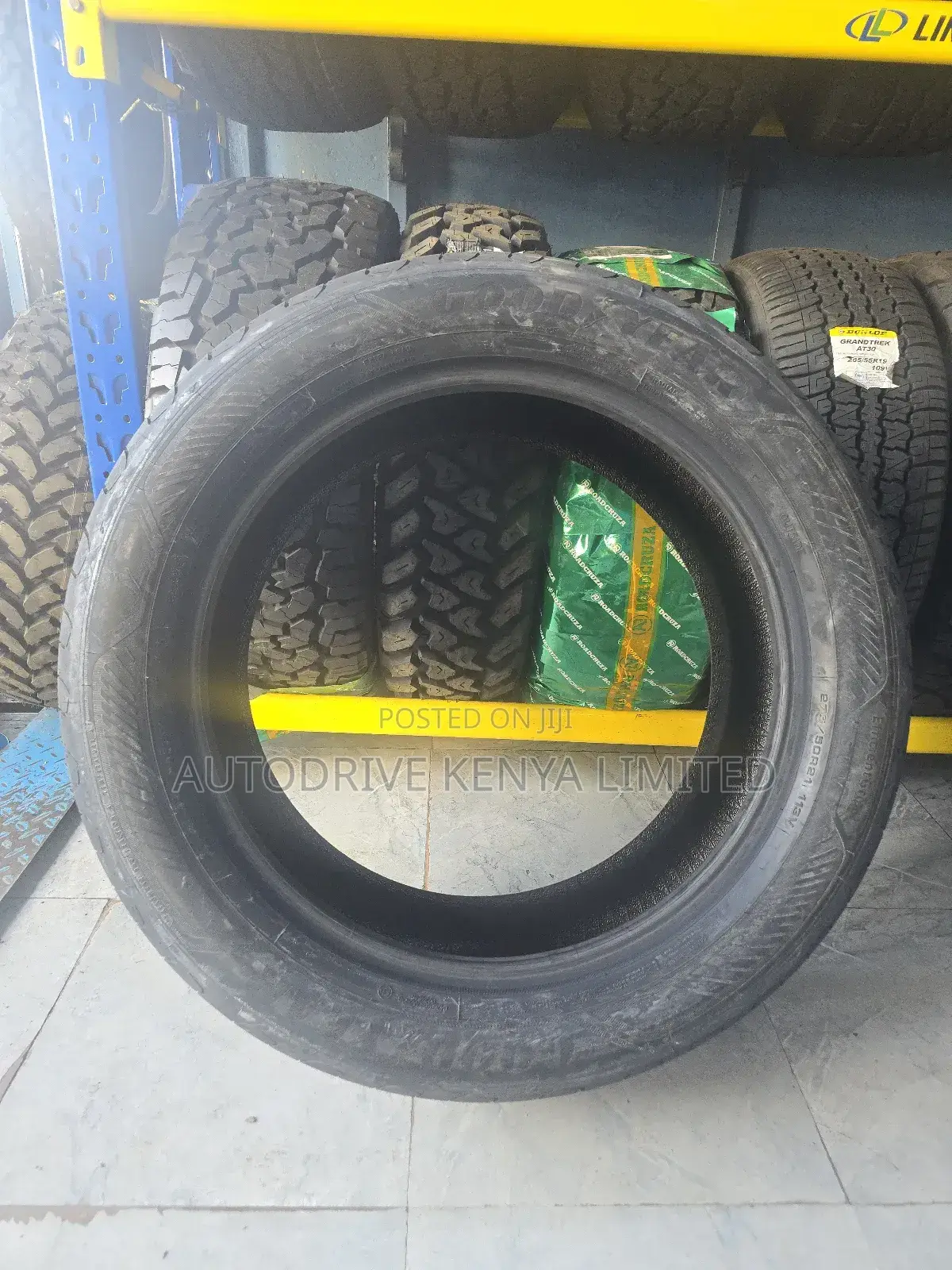275/50r21 Goodyear Effecient Grip Tire