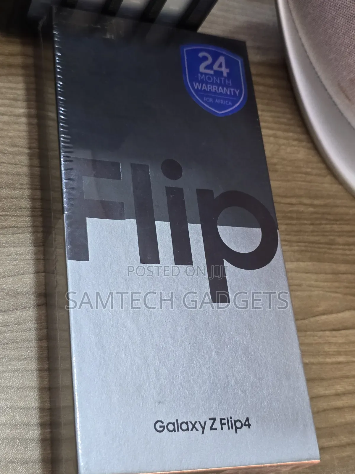 New Samsung Galaxy Z Flip4 256 GB Purple