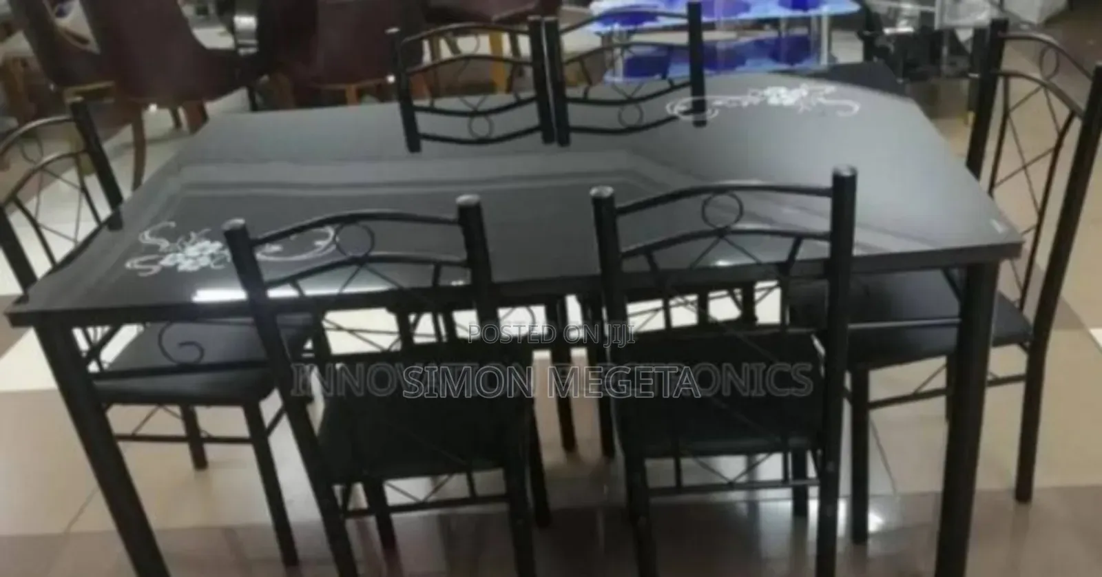 Top Glass New Sitter Dining Table