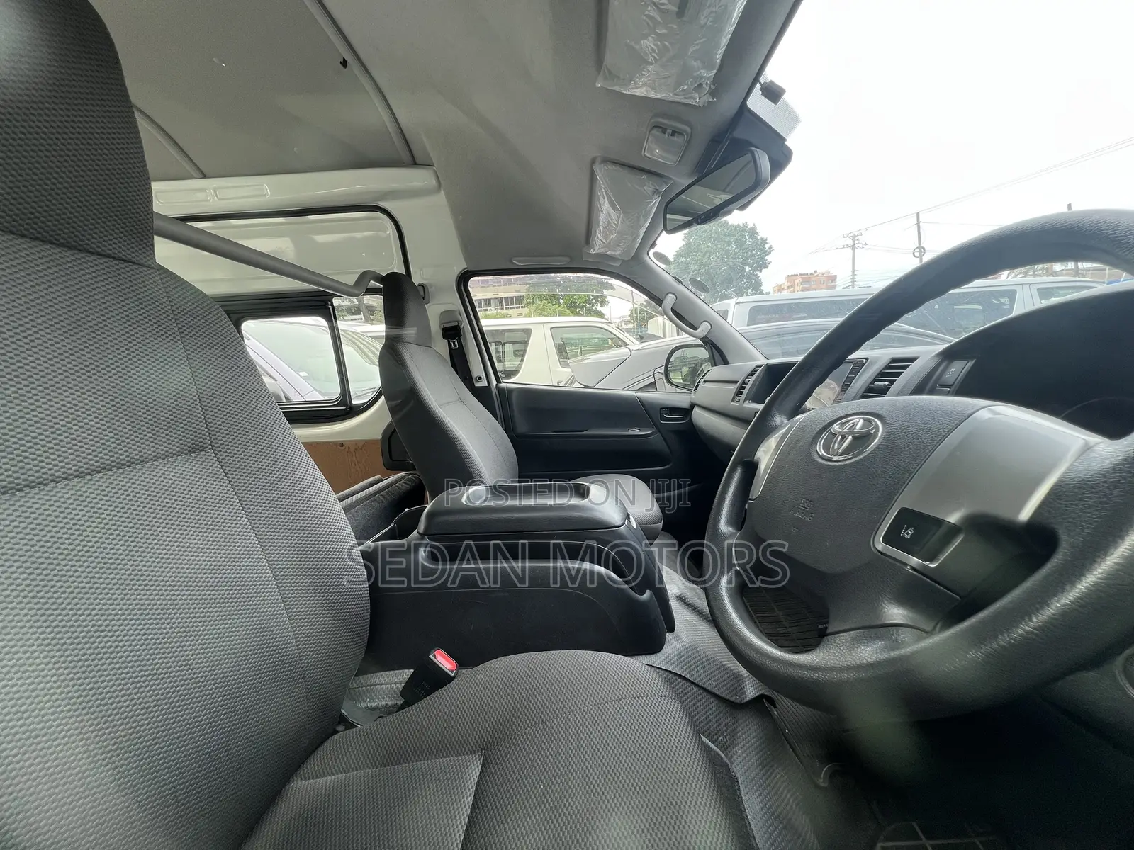 Toyota Grand HiAce 2019 Beige