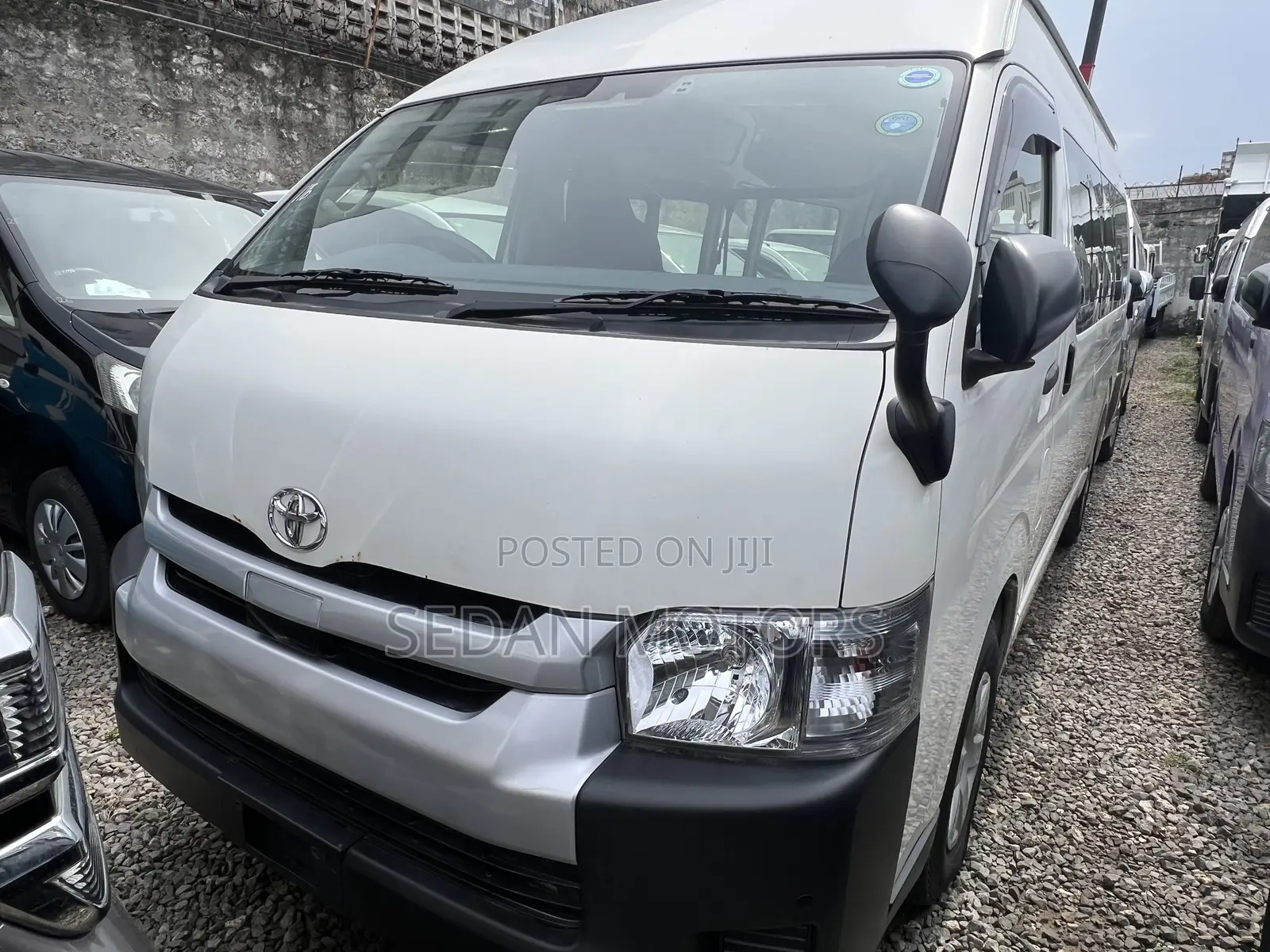 Toyota Grand HiAce 2019 Beige