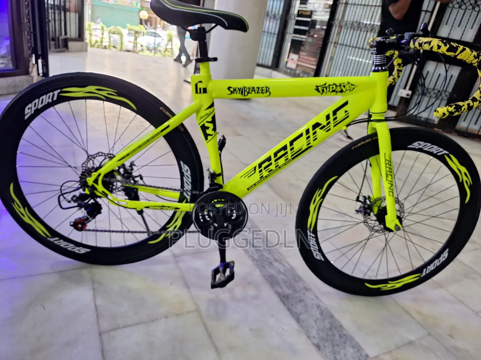 Skyblazer Road Bicycle. * Size 26.