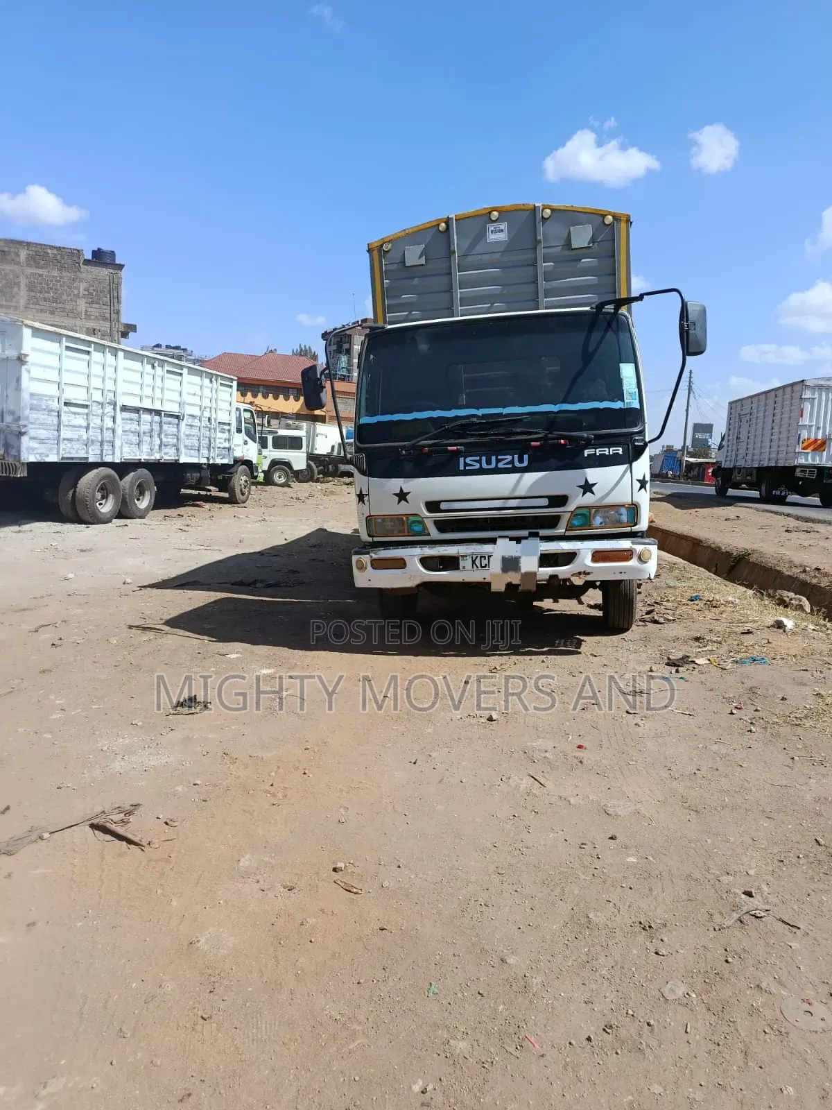 Lorries Are Available for Movers and Cargo Delivery