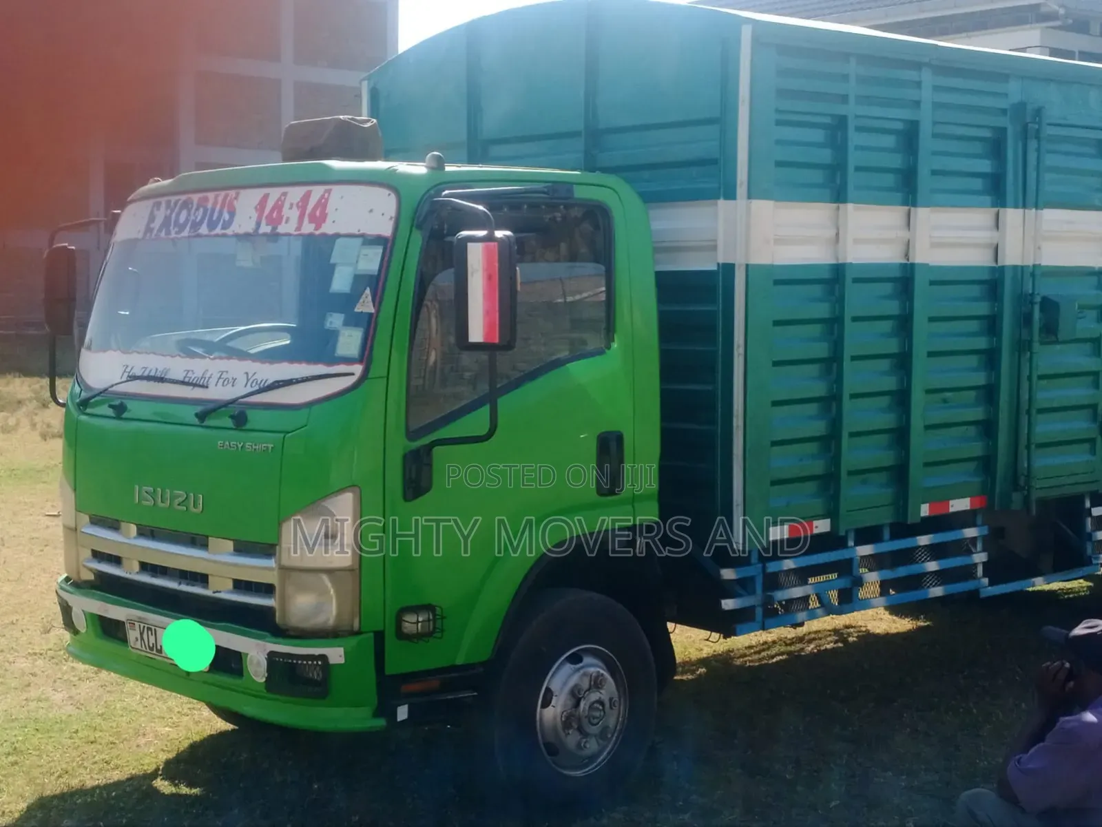 Lorries Are Available for Movers and Cargo Delivery