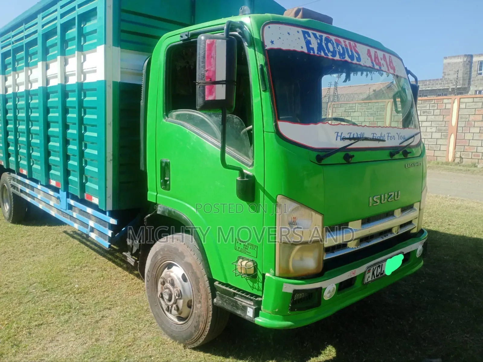 Lorries Are Available for Movers and Cargo Delivery