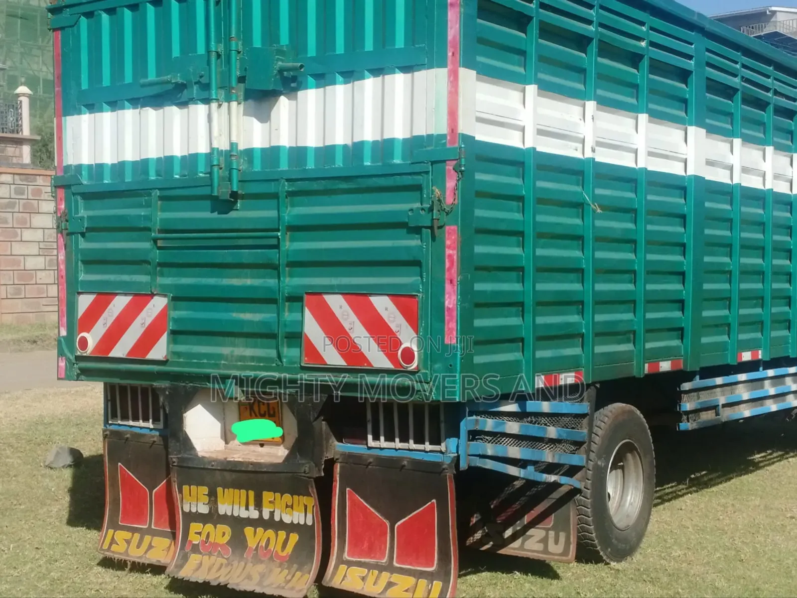 Lorries Are Available for Movers and Cargo Delivery