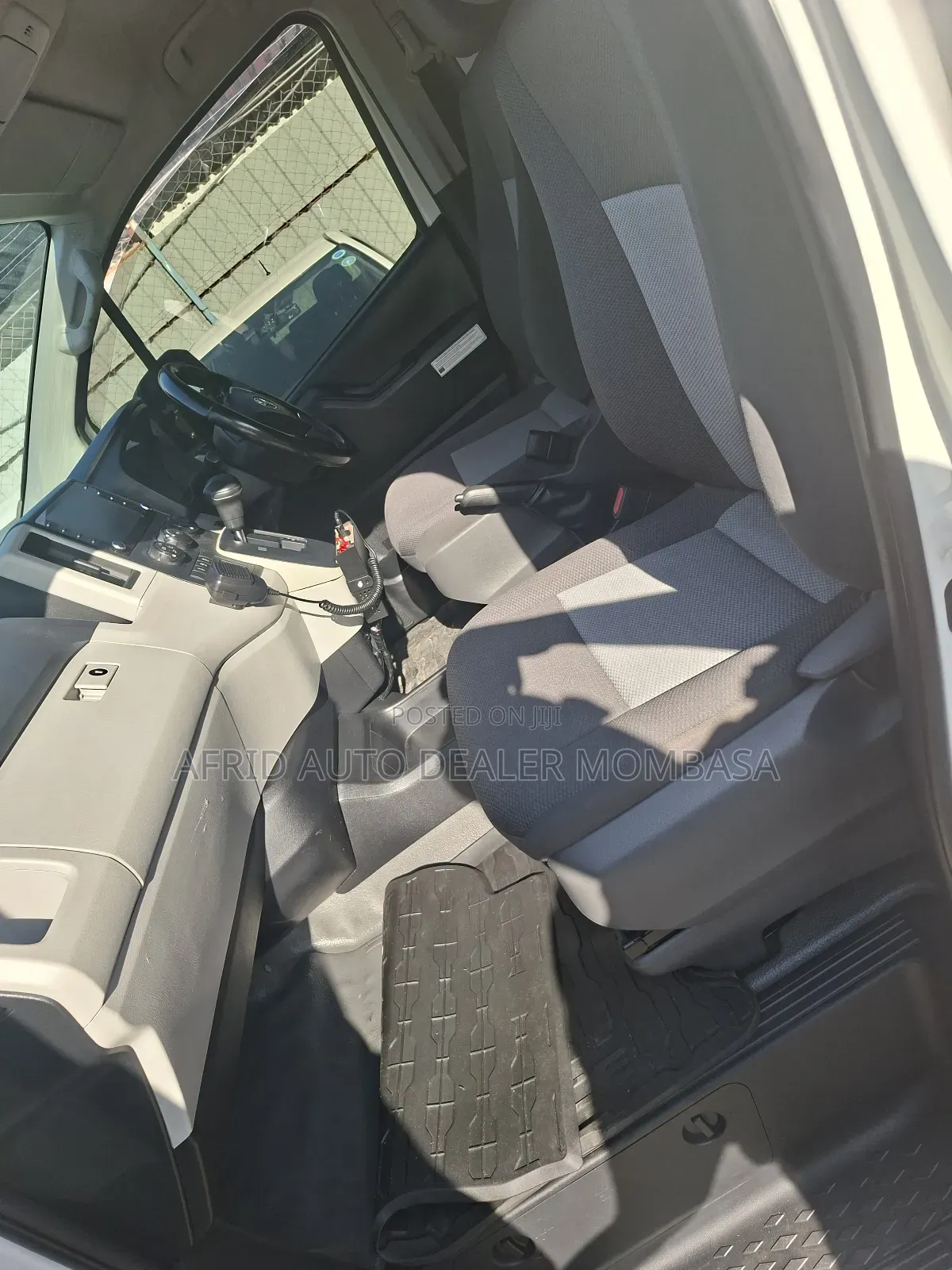 Toyota Grand HiAce 2020 White