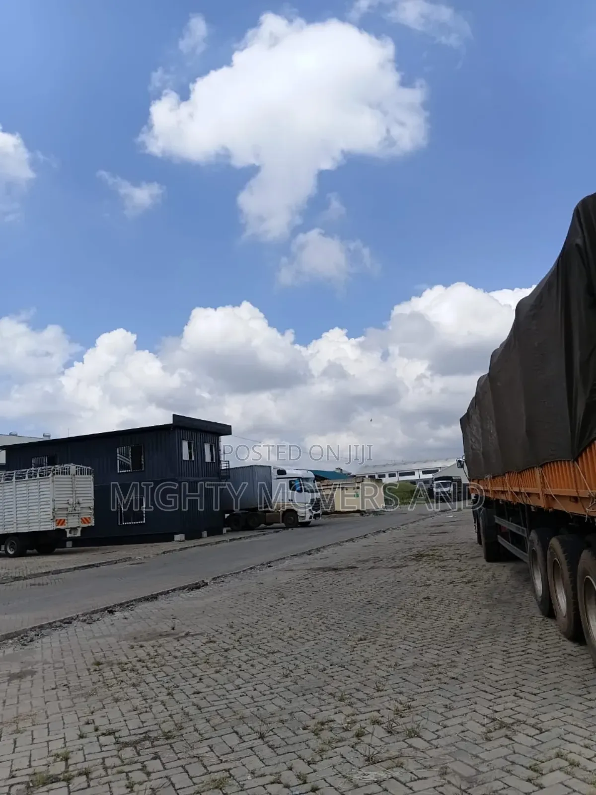 Box Body Trailers Are Available for Load Delivery and Logistics
