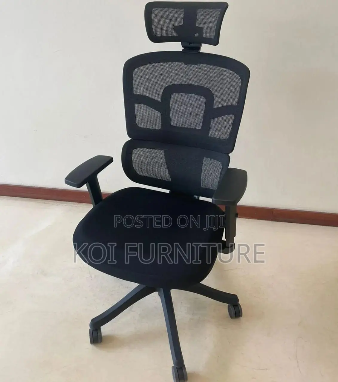 Office Chair : Ergonomic High-Back Mesh Office Chair