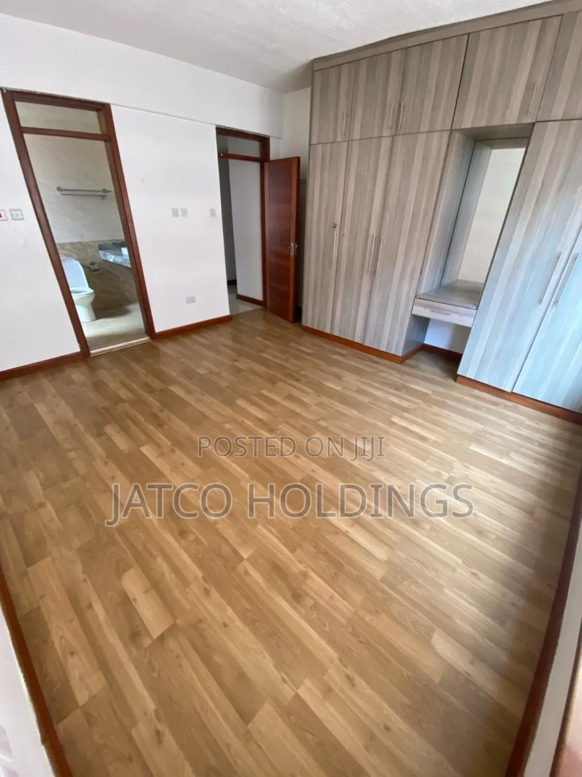 3bdrm Apartment in Parklands for sale
