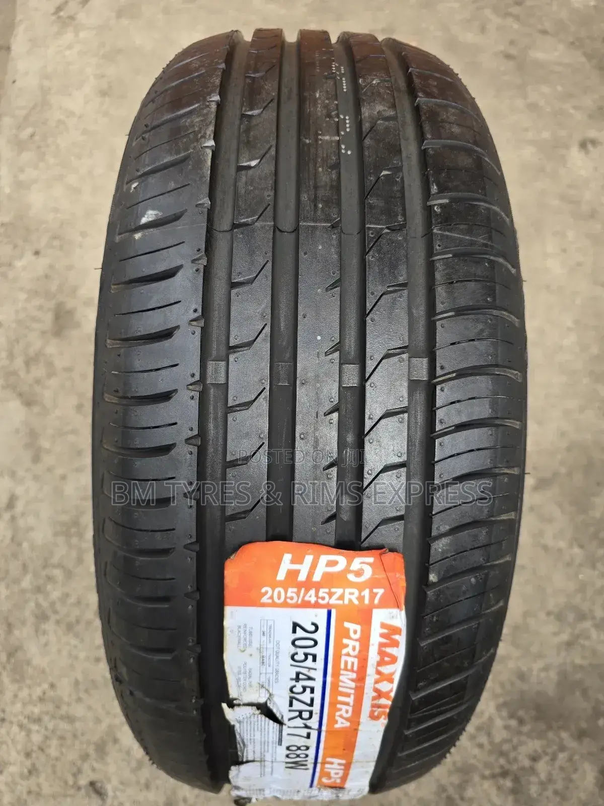 205 /45 R17 Maxxis Tyres (Highway)