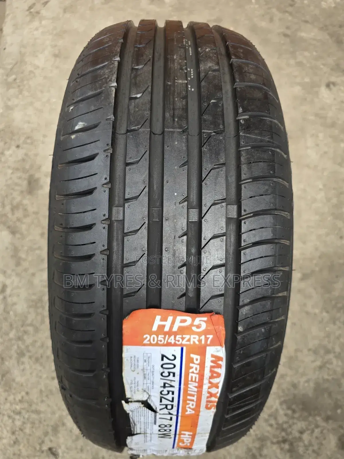 205 /45 R17 Maxxis Tyres (Highway)