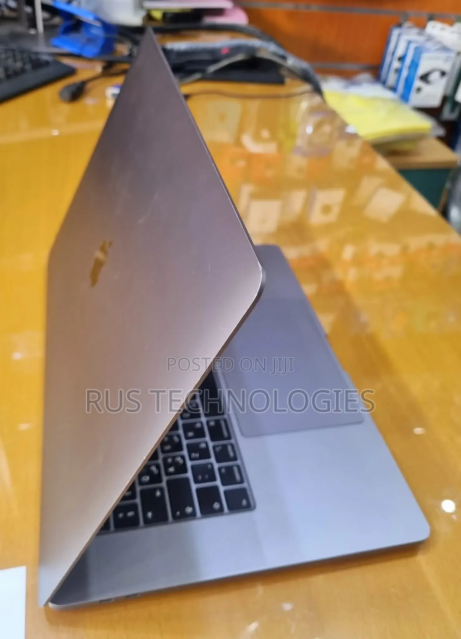 Laptop Apple MacBook Pro 2017 16GB Intel Core i7 SSD 512GB