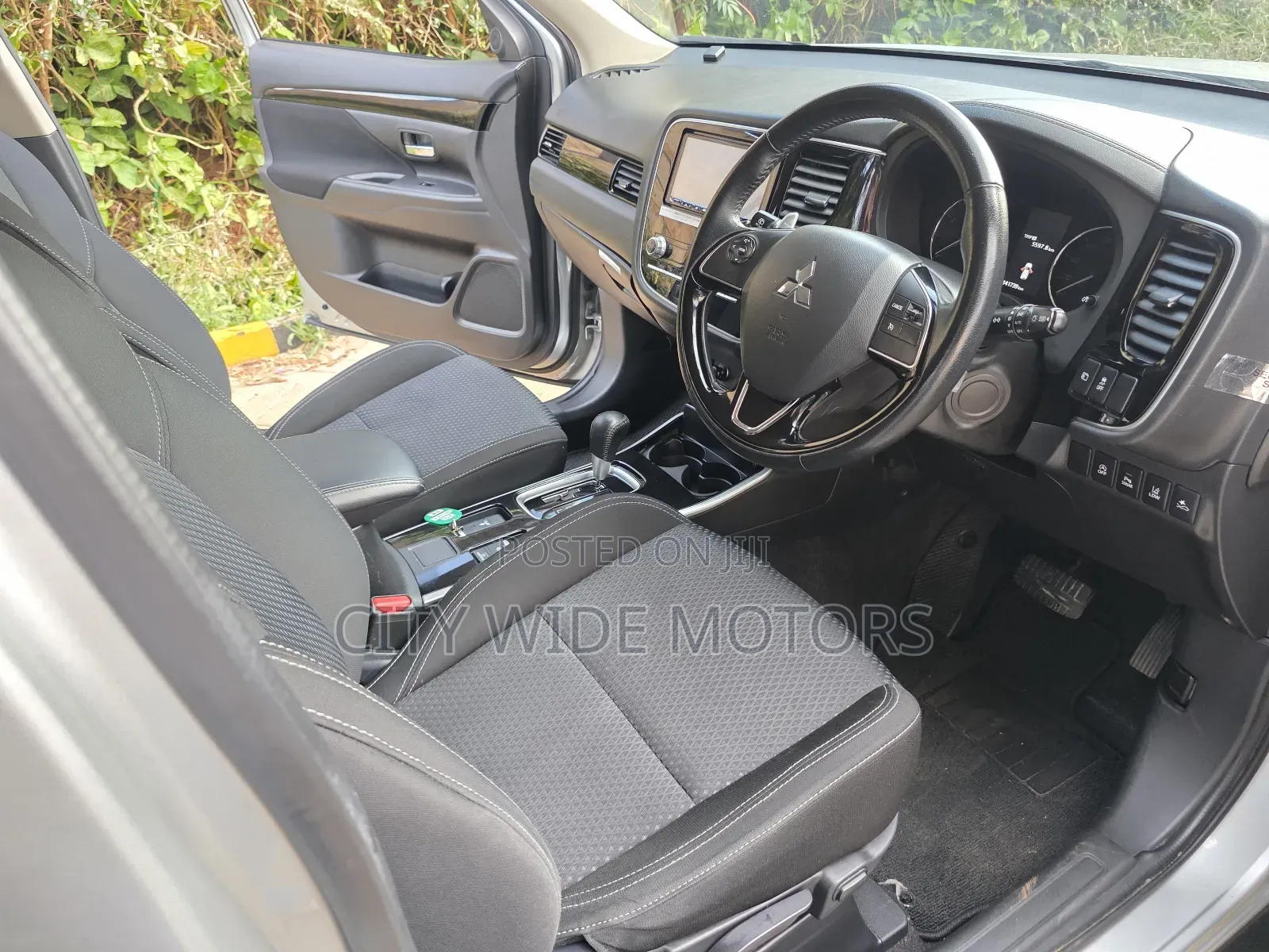 Mitsubishi Outlander 2020 Silver
