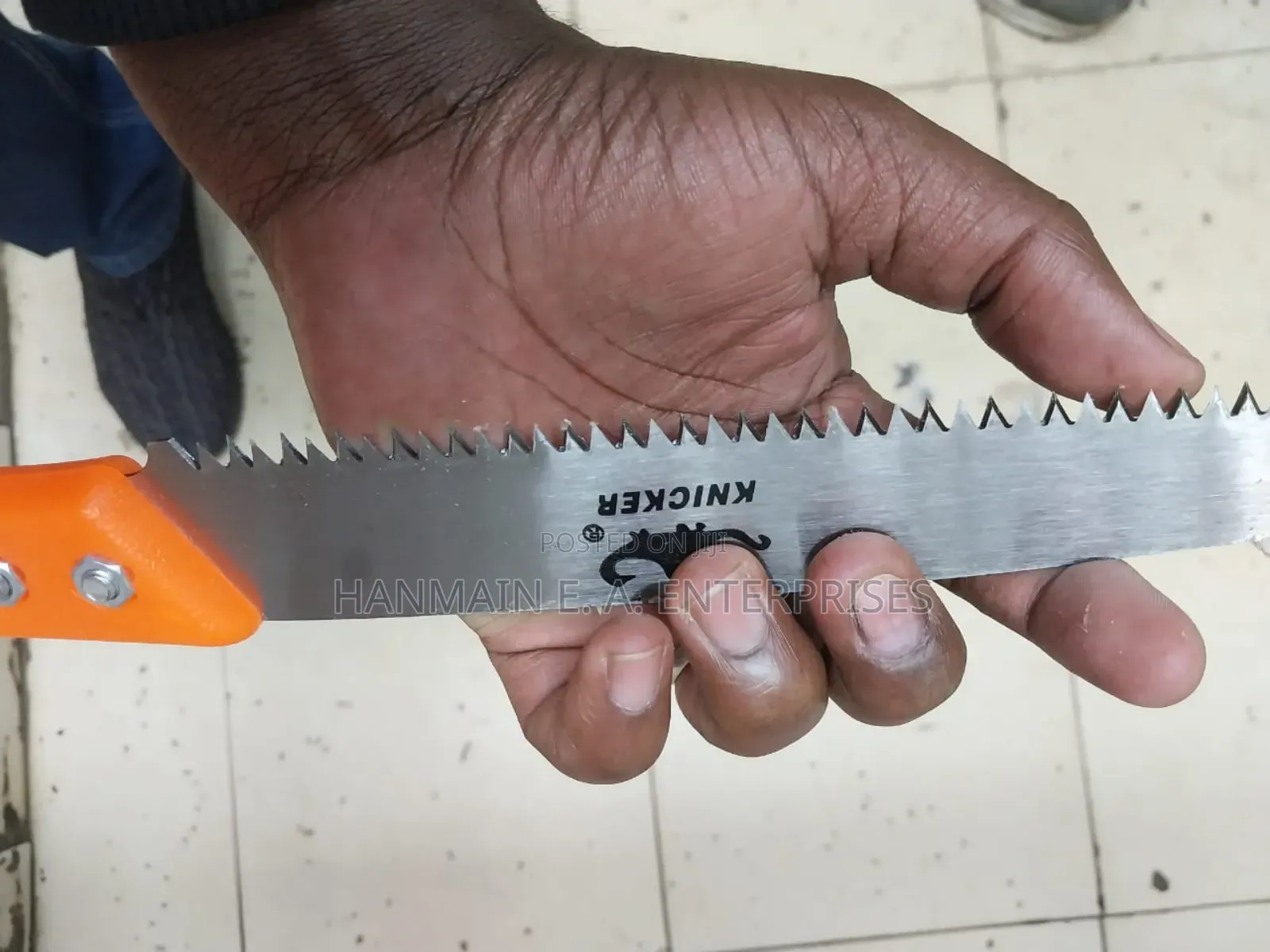 Quality Pruning Saw With Very Strong Sharp Blade