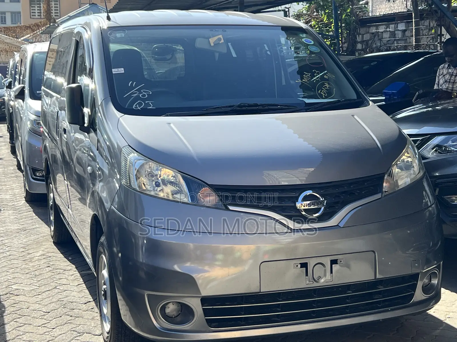 Nissan NV200 2019 Brown
