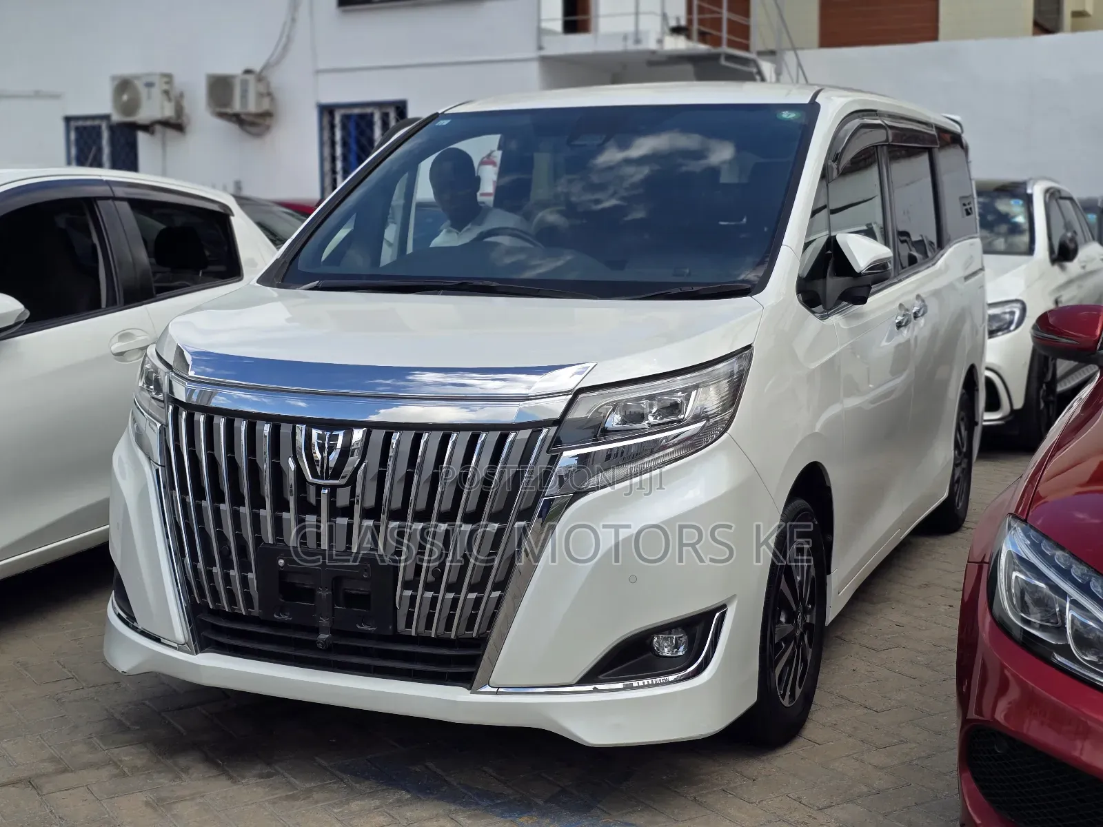 Toyota Esquire 2.0 FWD (7 seater) 2019 White