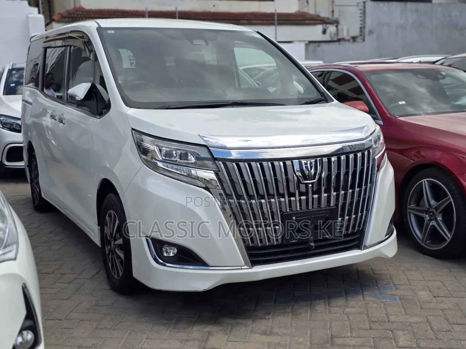 Toyota Esquire 2.0 FWD (7 seater) 2019 White