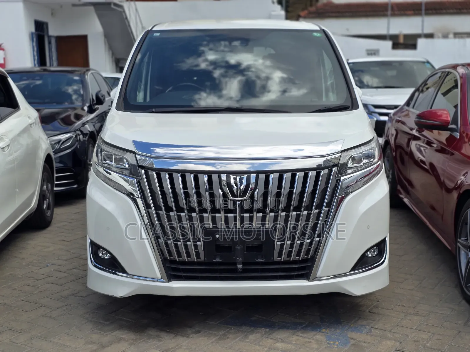 Toyota Esquire 2.0 FWD (7 seater) 2019 White