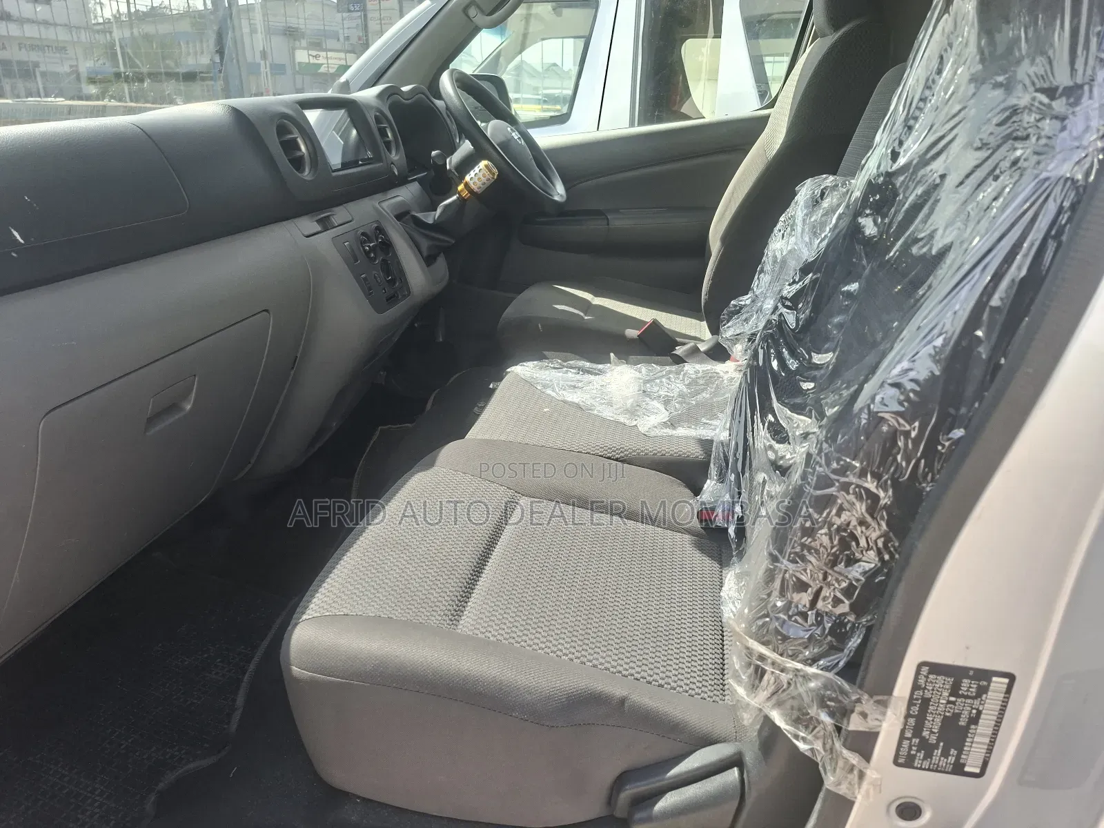 Nissan Caravan (Urvan) 2019 Silver