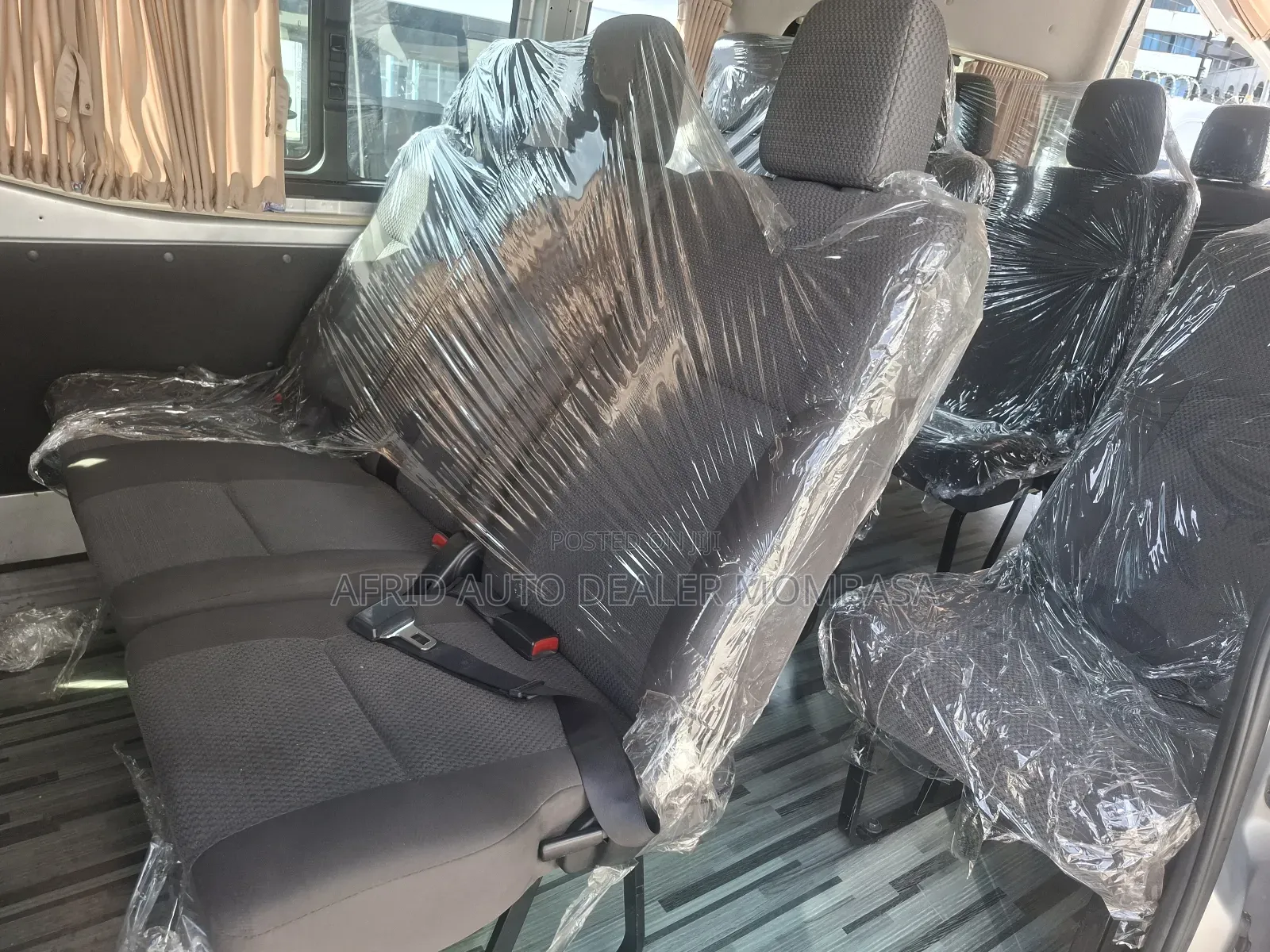 Nissan Caravan (Urvan) 2019 Silver