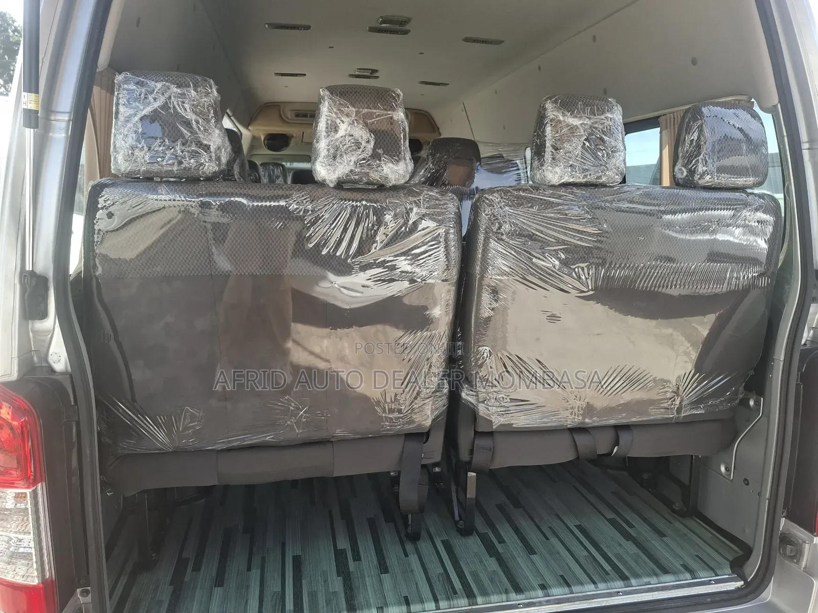 Nissan Caravan (Urvan) 2019 Silver