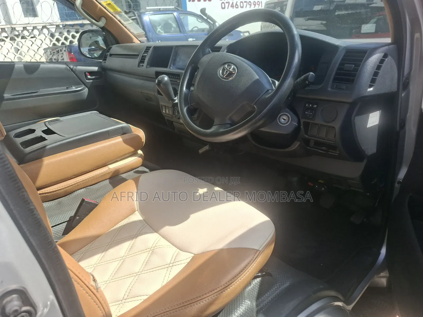 Toyota Grand HiAce 2018 Silver