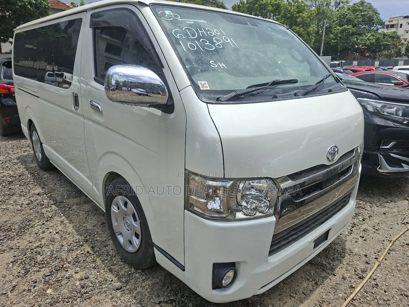 Toyota HiAce 2019 White
