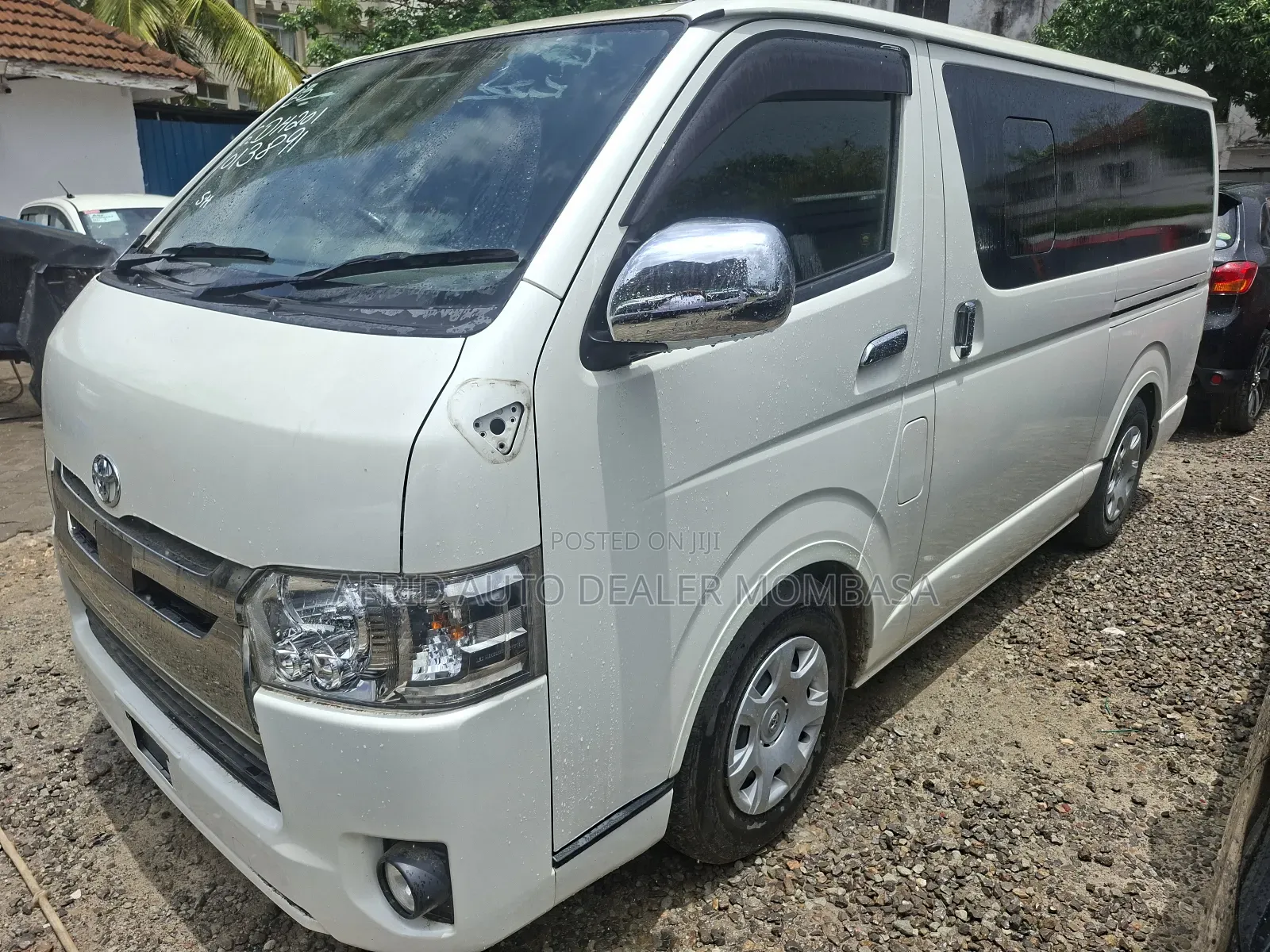 Toyota HiAce 2019 White