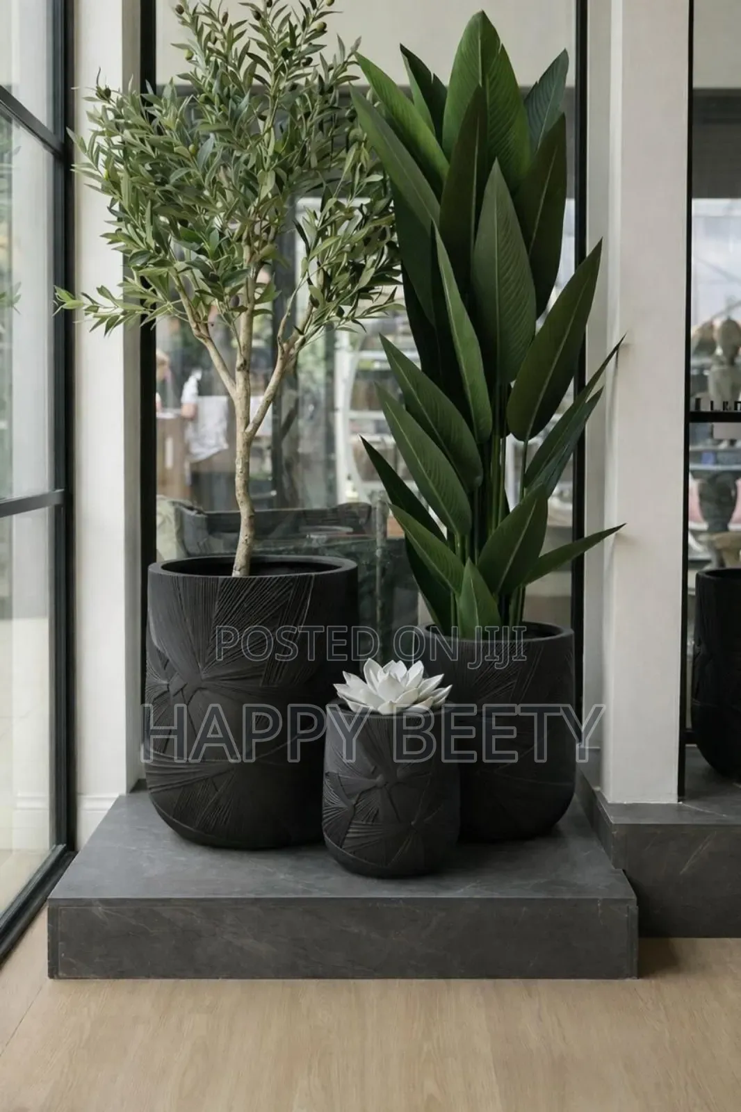 Elegant 3-Piece Ceramic Vase Set