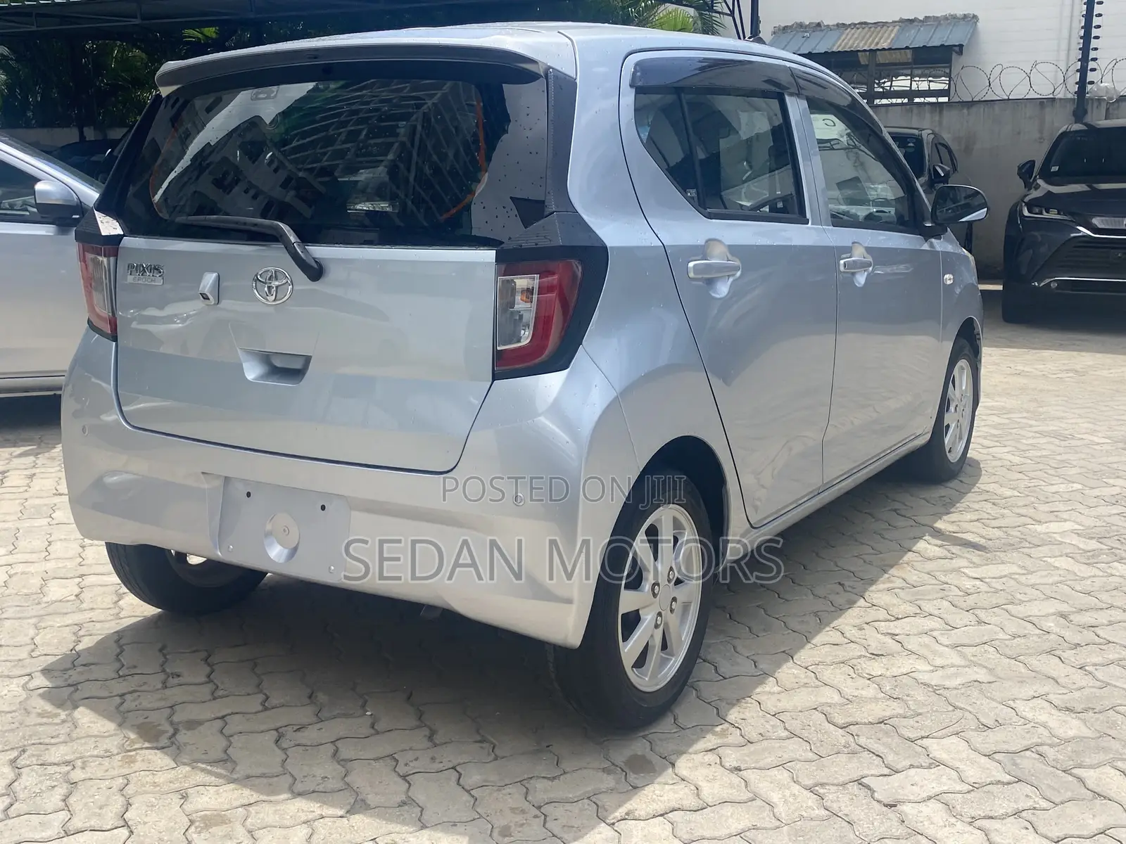 Toyota Pixis 2019 Silver