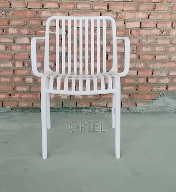 Home Chair: Aero Stack Lightweight Outdoor Patio Chair