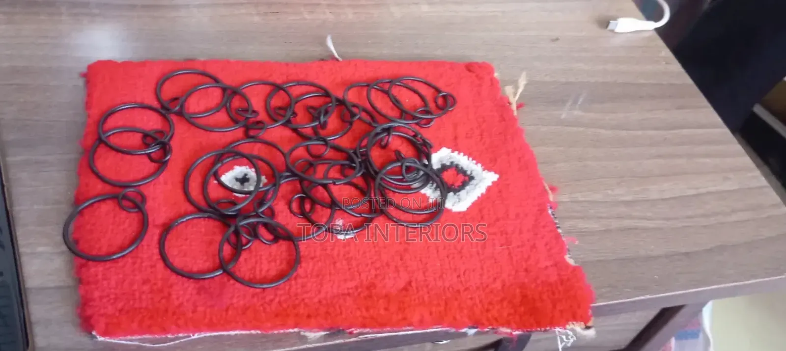 Circular Black Metal Curtain Rings for Drapery Suspension