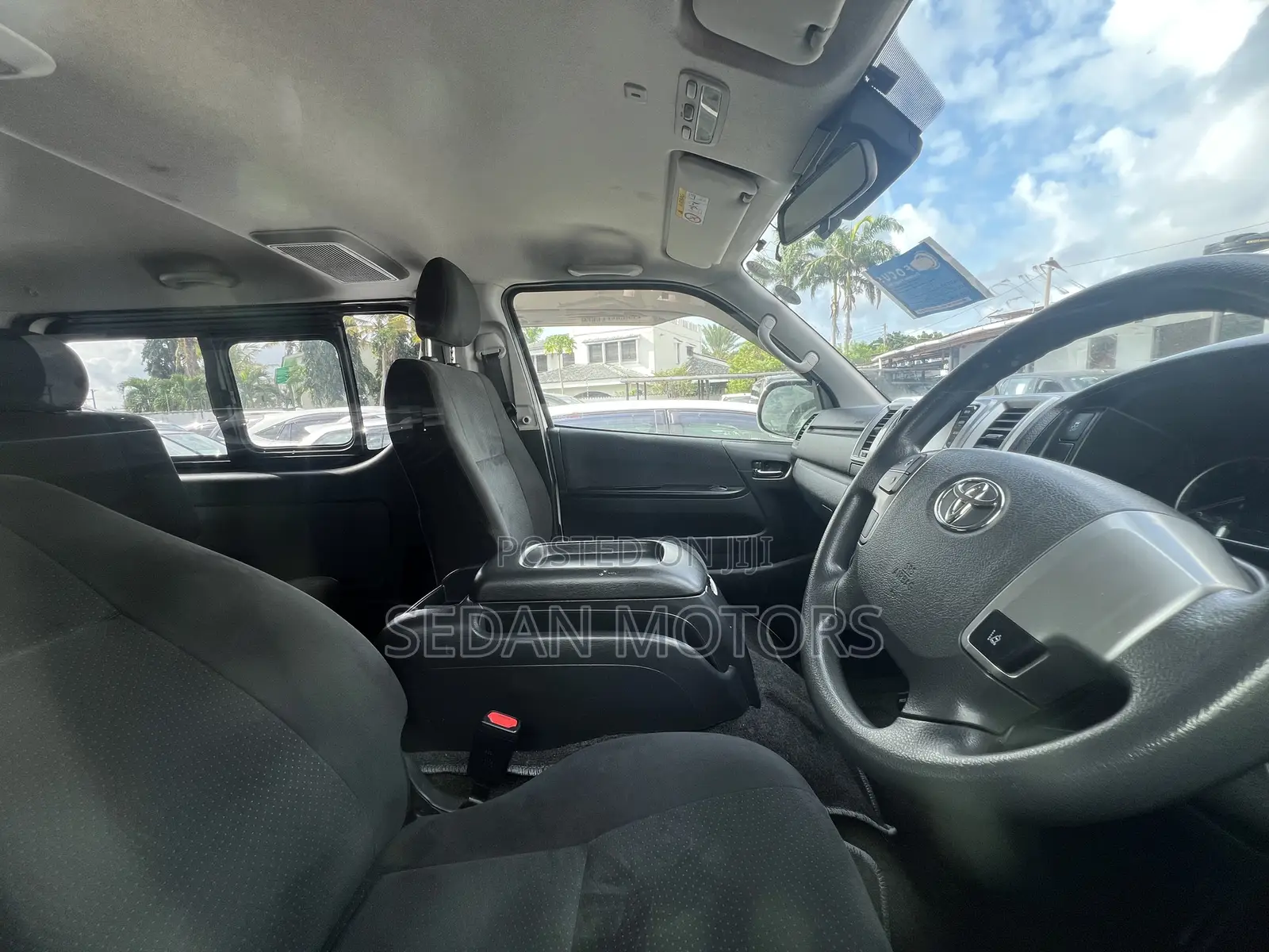 Toyota HiAce 2019 White