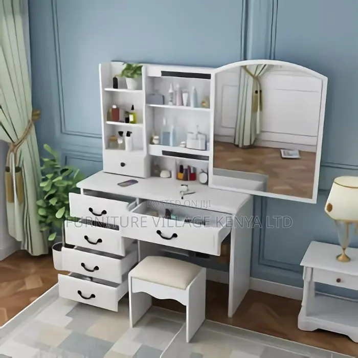 Dresser; Modern Dressing Table/Vanity With Mirror