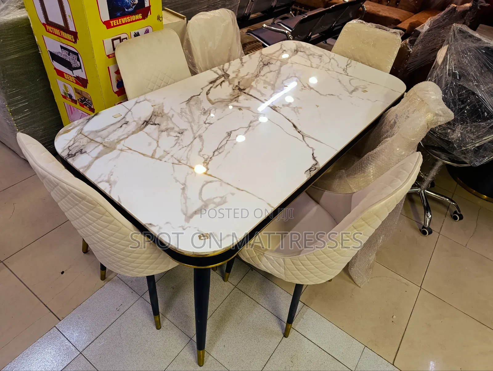 Elegant 6-seater Family Dining Set. Delivery Services Available.