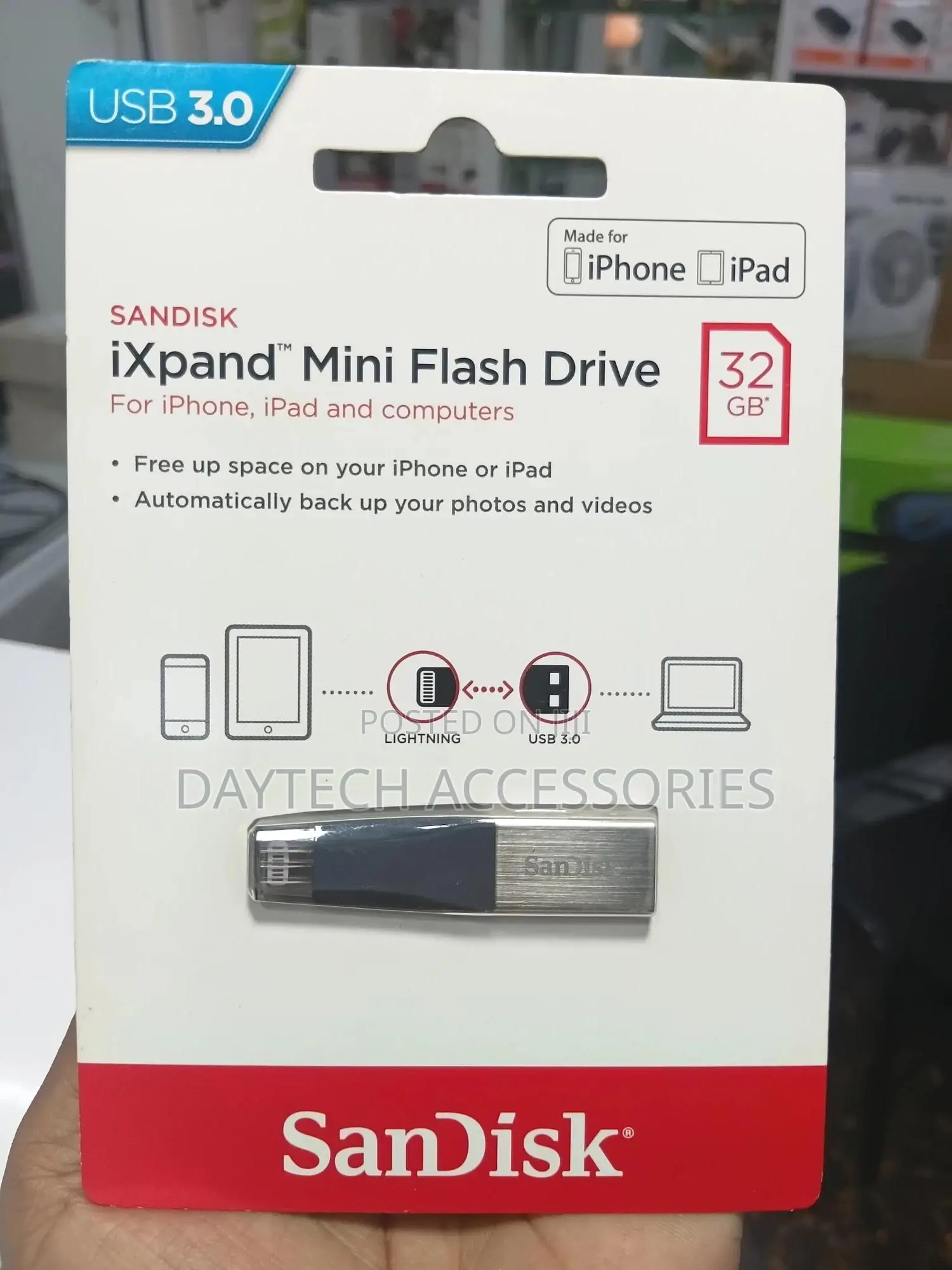Sandisk Ixpand 32gb Mini Flash Drive for iPhone.