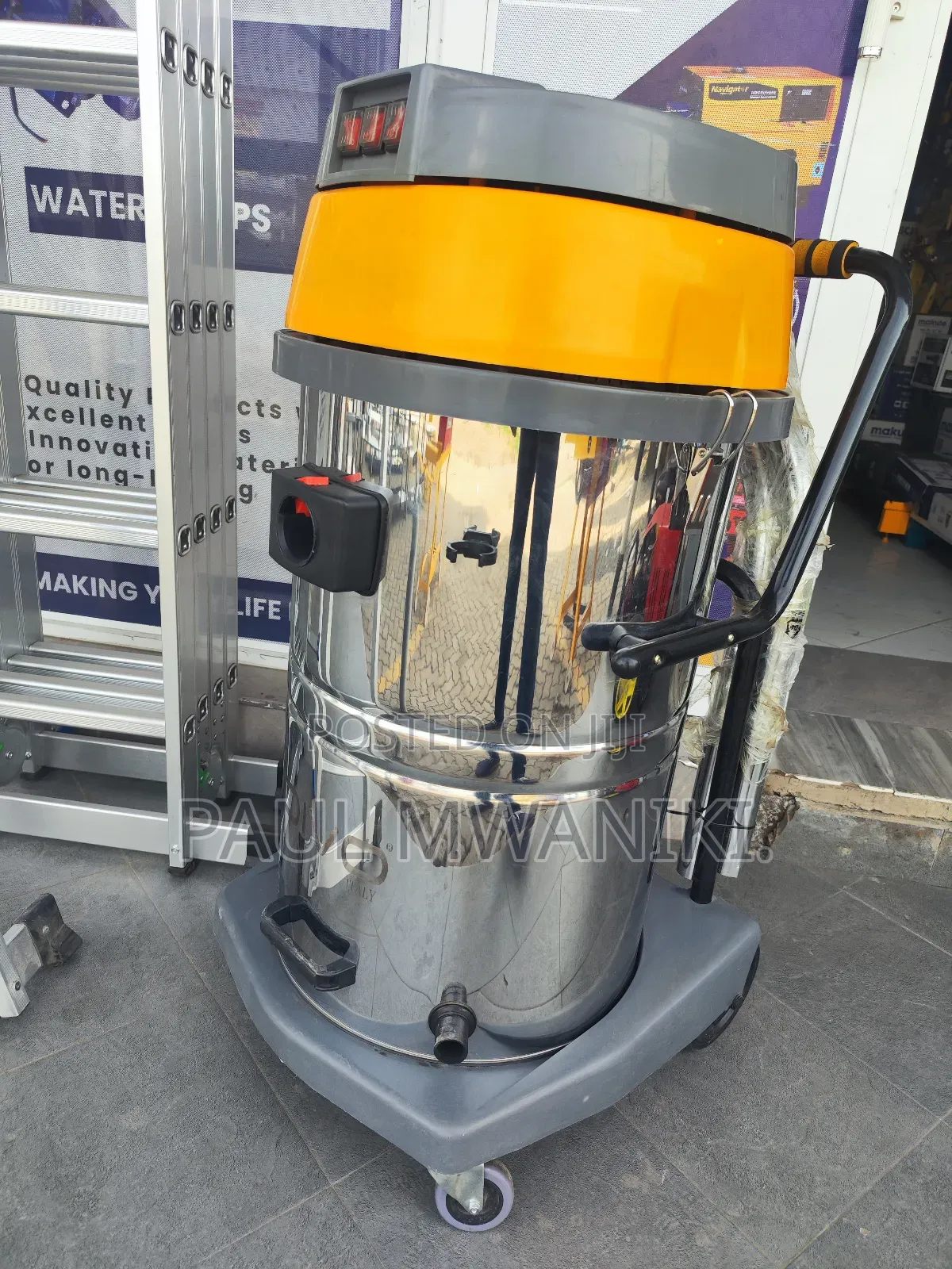 Divo Italy Wet And Dry Carpet Cleaner.