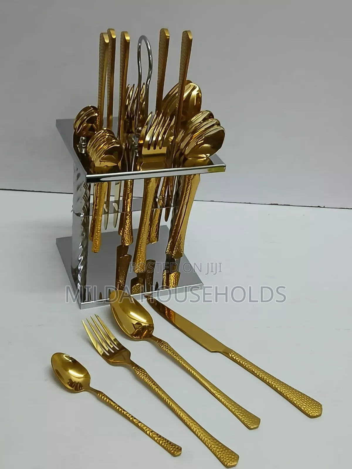 25 PCS Dining Glister Astrid Cutlery Set With Stand.