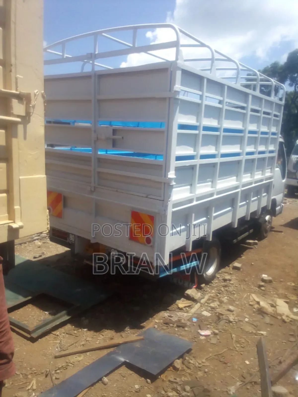 Isuzu Elf NHR 2007 White