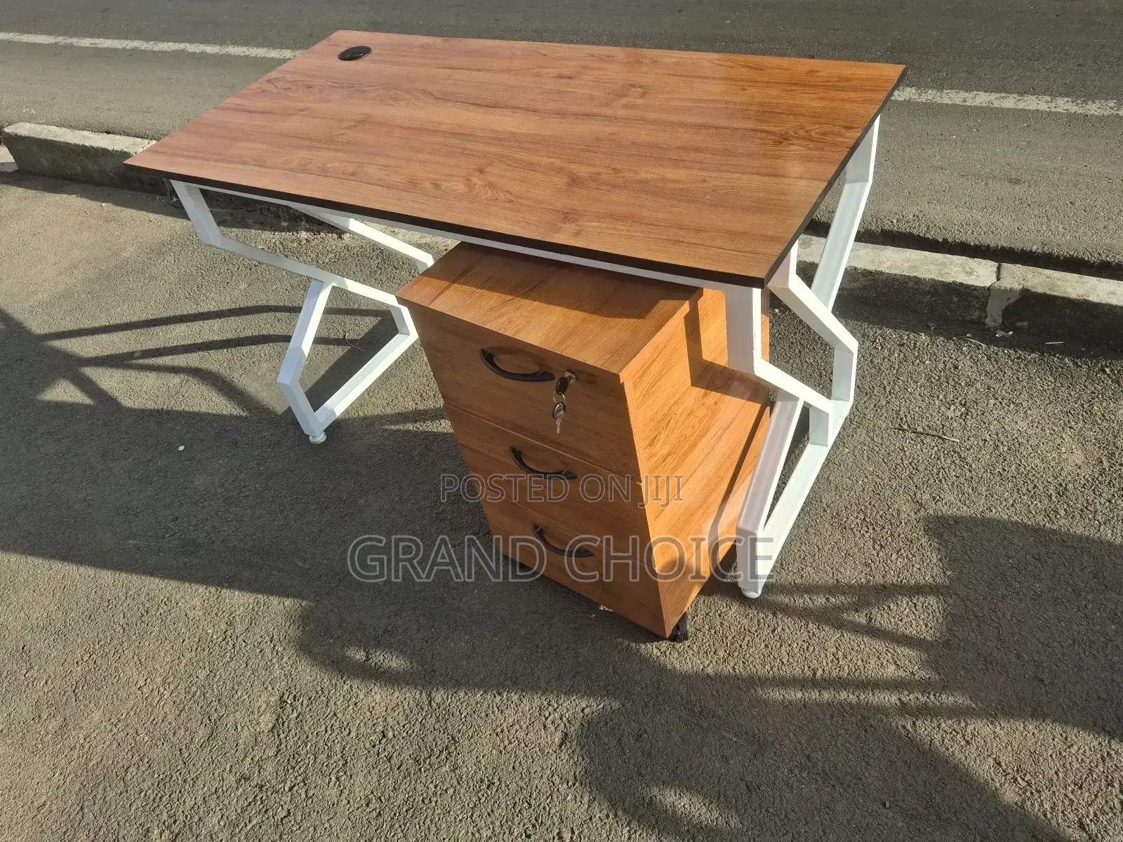 Office Desk With Side Drawers