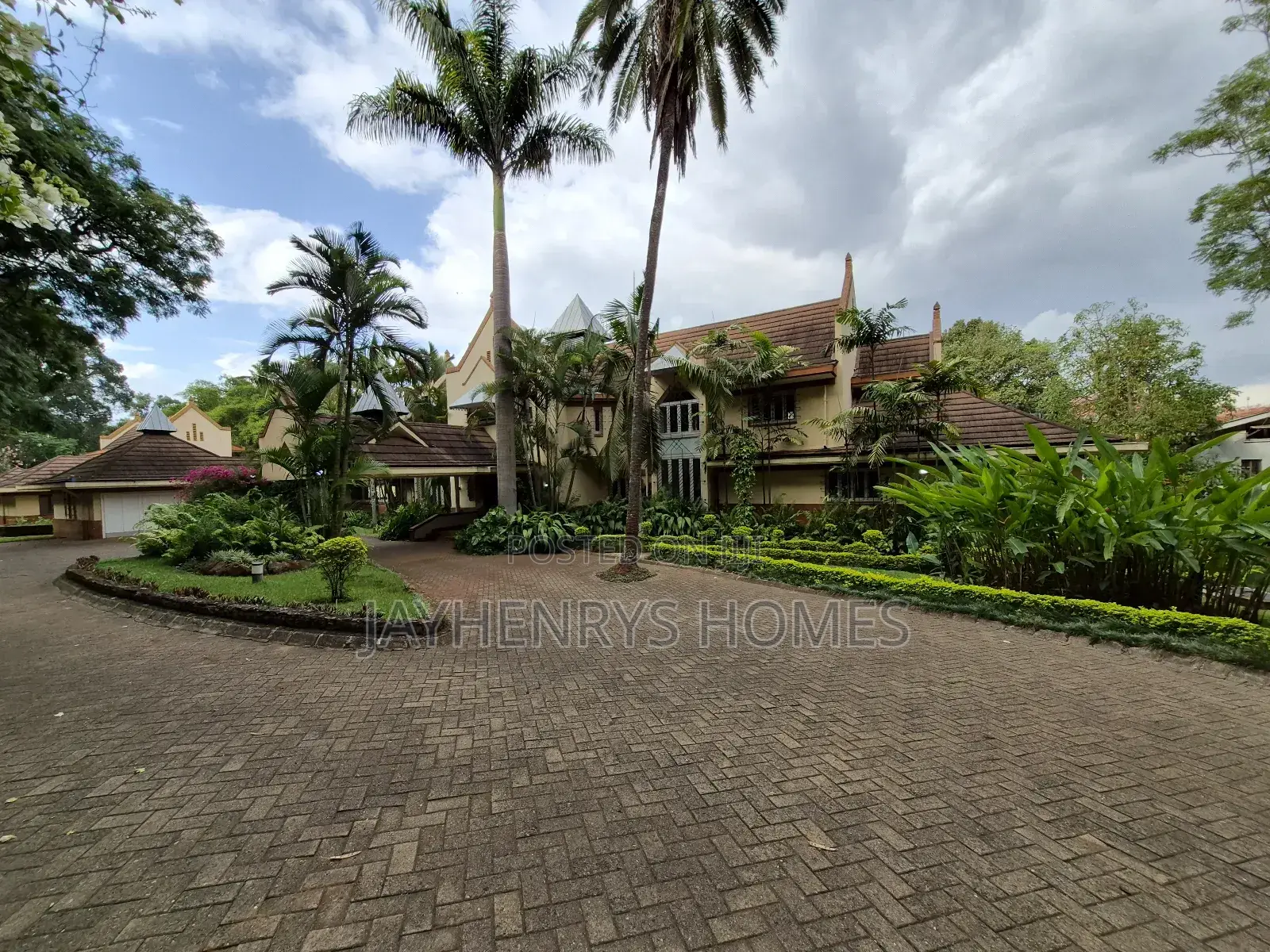 4bdrm House in Old Muthaiga for sale